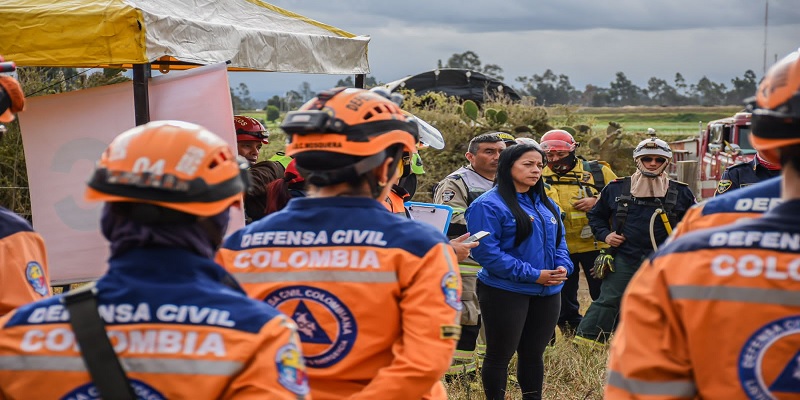 Avanzan labores para extinguir incendio forestal en Mosquera