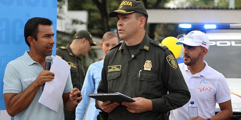 Con la entrega de tres camionetas y 10 motos se fortalecerá la seguridad en Girardot