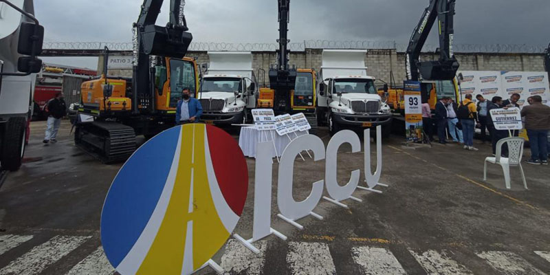 Más de $10.000 millones invertidos en 28 equipos de maquinaria amarilla para 27 municipios





