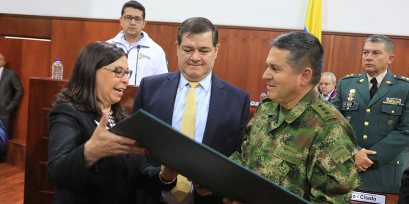 Asamblea entregó Orden al Mérito Policarpa Salavarrieta a dos hijos ilustres de Cundinamarca




