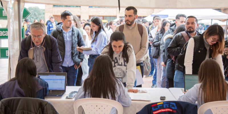 Feria de empleo para trabajar en RegioTram de Occidente