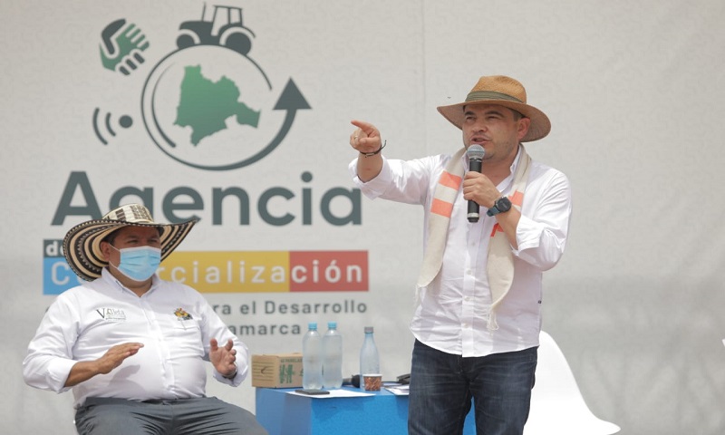 Gobernación entrega maquinaria al sector panelero por valor de $4.345 millones