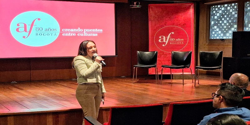 Gracias a inversión de $1.106 millones, 30 colegios públicos de Cundinamarca tendrán profe de francés