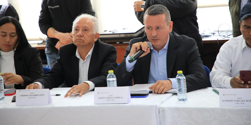 Ante el compromiso de invertir más de $100.000 millones en vías de El Guavio, la comunidad levanta el bloqueo