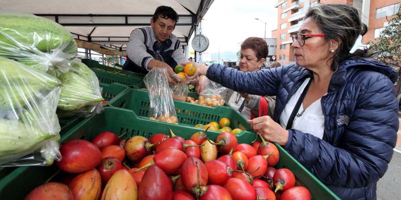Buenos precios, millonarias ventas y productos de excelente calidad en los Mercados Campesinos 



























































