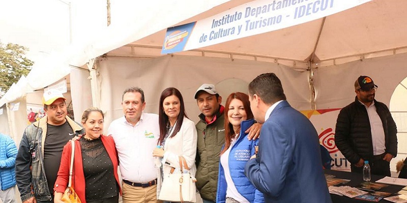 Feria departamental de servicios en la provincia de Sabana Centro
