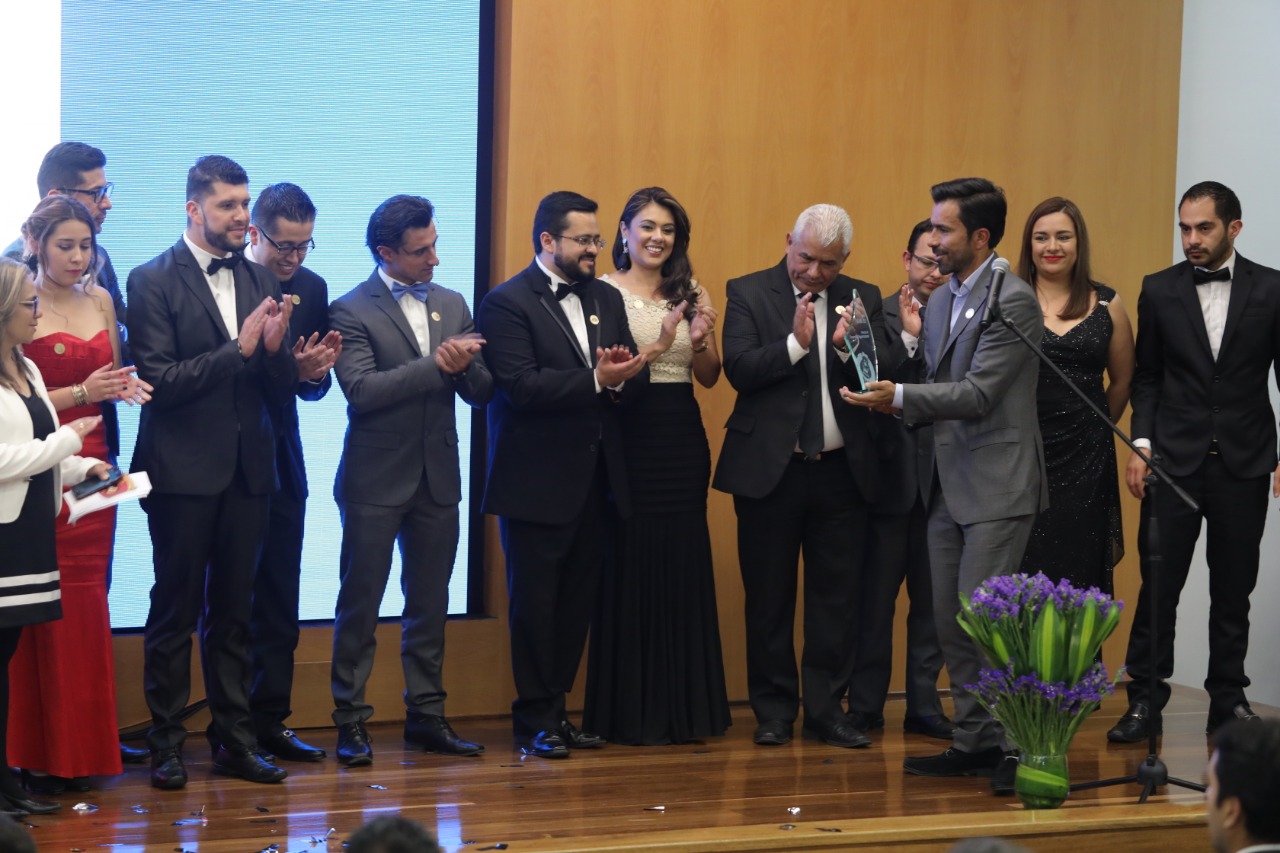 Gobernación de Cundinamarca reconoce el compromiso de los servidores públicos