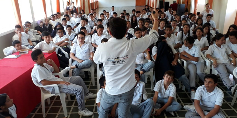 Estudiantes de Rionegro, se benefician con el programa de sensibilización, ConcienTICzate


























