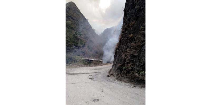 Ejército y Ponalsar atienden incendio forestal en Quetame



