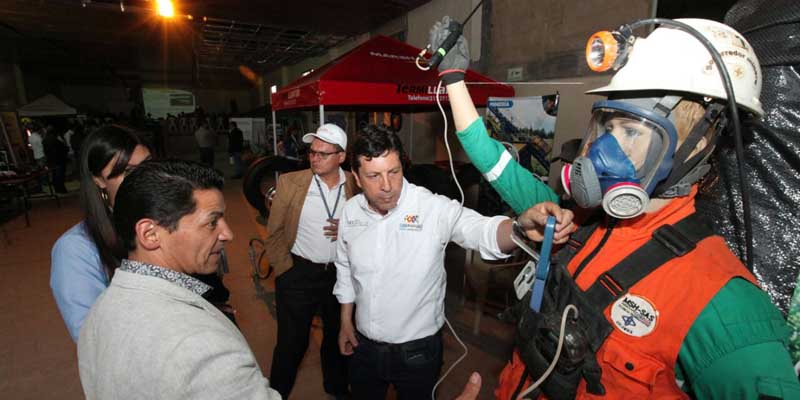 Con éxito culminó Primer Encuentro Minero Ambiental de Proveedores Mineros y de Transporte













































































