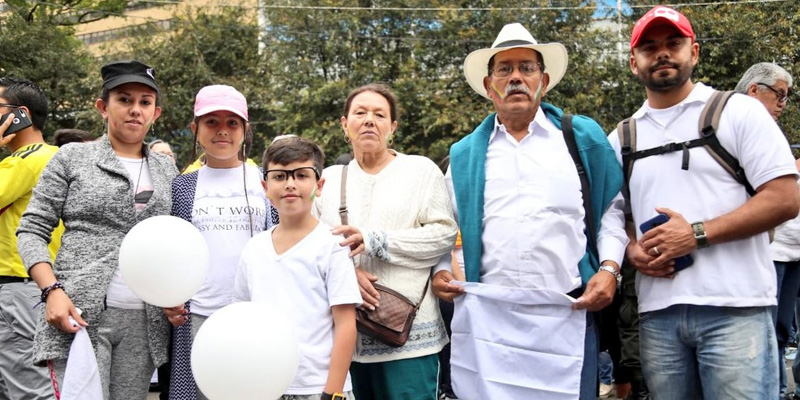 "Hoy marchamos porque tenemos indignación en el alma y el corazón": gobernador Jorge Rey