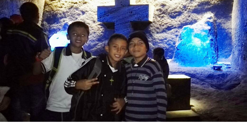 Catedral de Sal abre sus puertas a estudiantes del departamento
















































