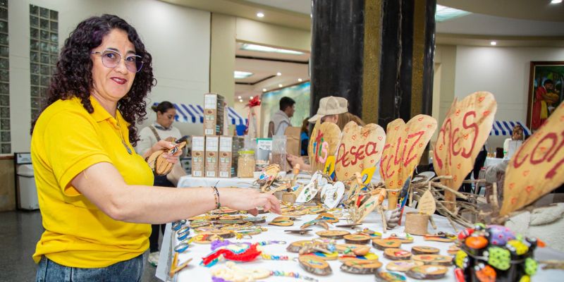 Emprendimientos verdes protagonizan la quinta muestra comercial en la Gobernación


