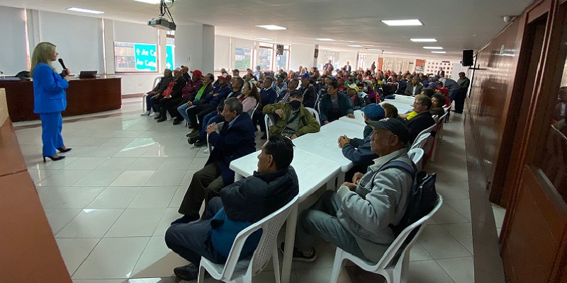 Lotería de Cundinamarca adelantó multitudinaria reunión con loteros de la capital

