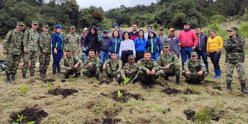 Con la siembra de 400 árboles en Tausa, inició segunda ronda de compensación RAEE