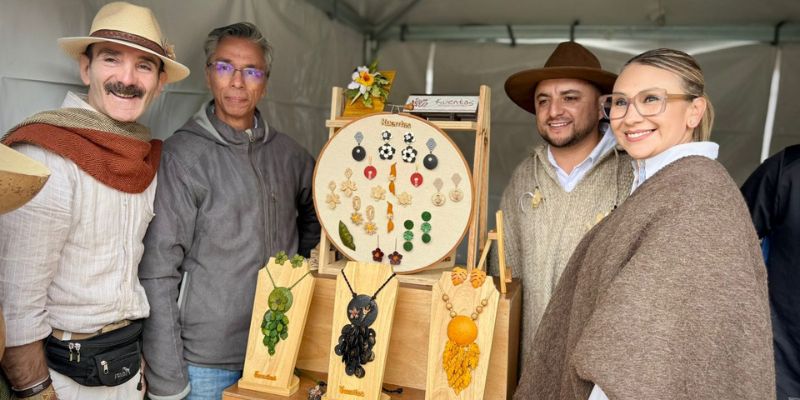 Tejilarte destacó oficios y saberes artesanales en Sutatausa con inversión de $215 millones
 
