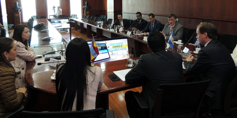 Convenio de hermanamiento entre Cundinamarca y Entre Ríos, Argentina 












































