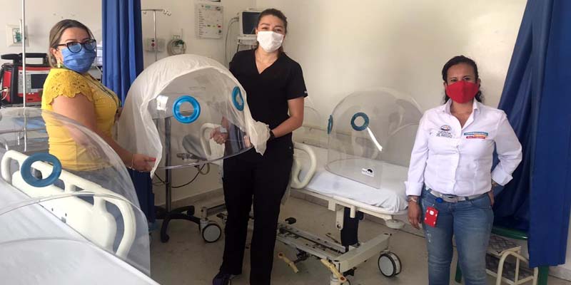 UAEGRD entrega iglús para realizar procedimientos a pacientes con coronavirus que requieren ventilación asistida