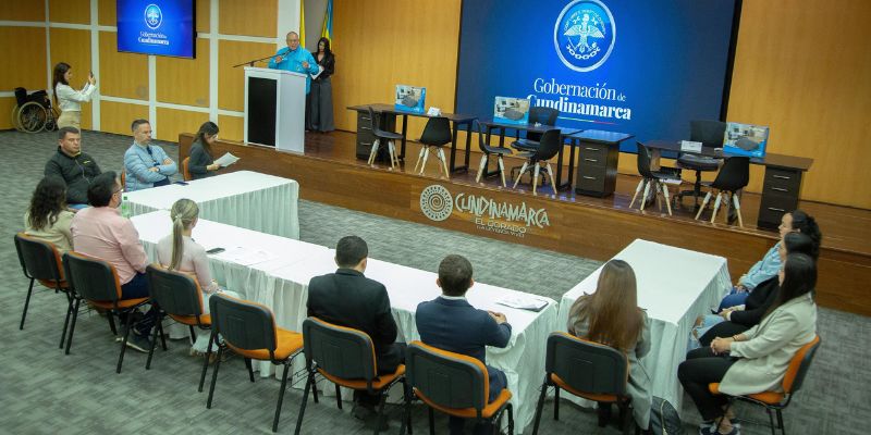 Ya son 15 las personerías municipales en Cundinamarca que reciben dotación para mejorar su gestión
