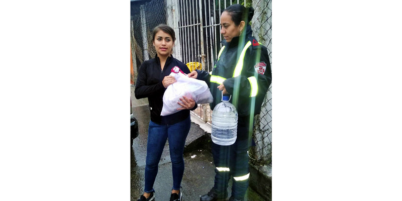 Continúa entrega de ayudas alimentarias a familias en condición de vulnerabilidad en Guayabetal


























