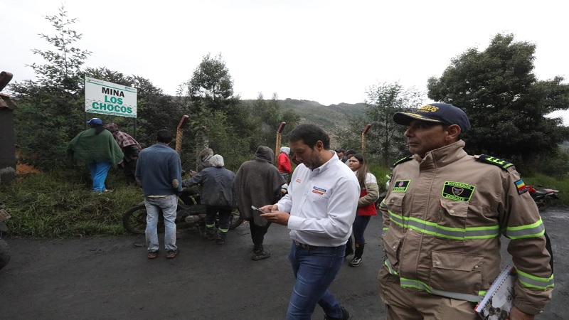 Avanza búsqueda y rescate de mineros en Sutatausa