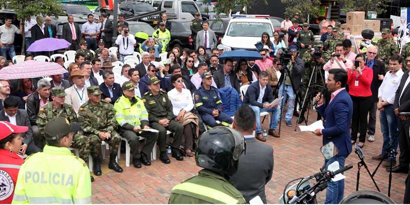 Entrega de vehículos para la operatividad y seguridad de Cundinamarca
