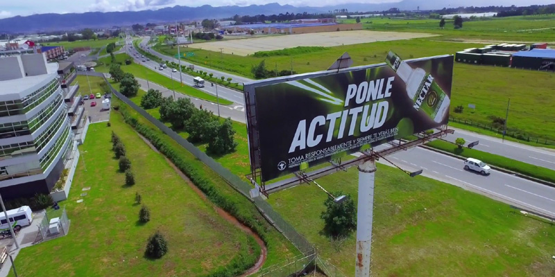 Aguardiente Néctar y Ron Santafé, a Estados Unidos













 









