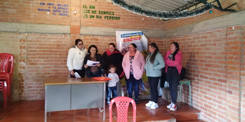 Imagen: Mujeres rurales de Sesquilé participaron en taller para fortalecer la autoestima



