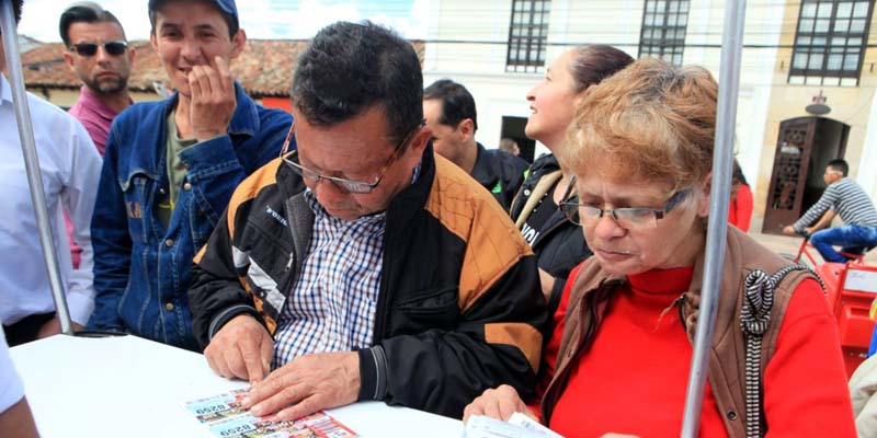 Este lunes, la Lotería de Cundinamarca celebra en grande el Día de las Madres





























































