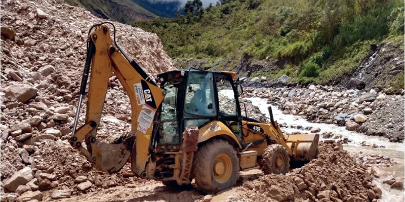 Habilitado paso de vehículos 4x4 por el sector El Cobre en la vía Gutiérrez-Guayabetal


























