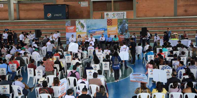 Firmatón de convenios solidarios por cerca de $4.150 millones para 83 JAC de Fusagasugá