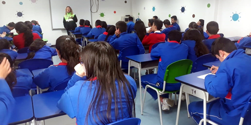 2.400 docentes, estudiantes y comunales se capacitan en temas de gestión del riesgo
