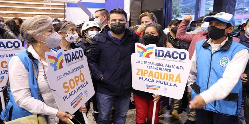 Gobernador firma convenios por $250.000 millones para Sabana Centro