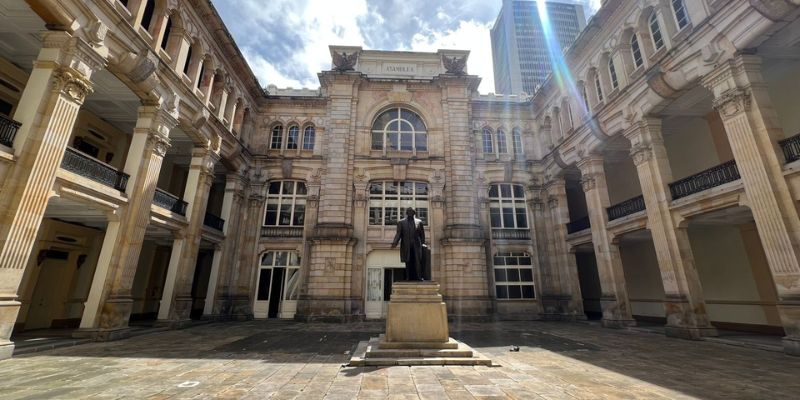 El Palacio de San Francisco abre excepcionalmente sus puertas para visitas guiadas en Bogotá
 
