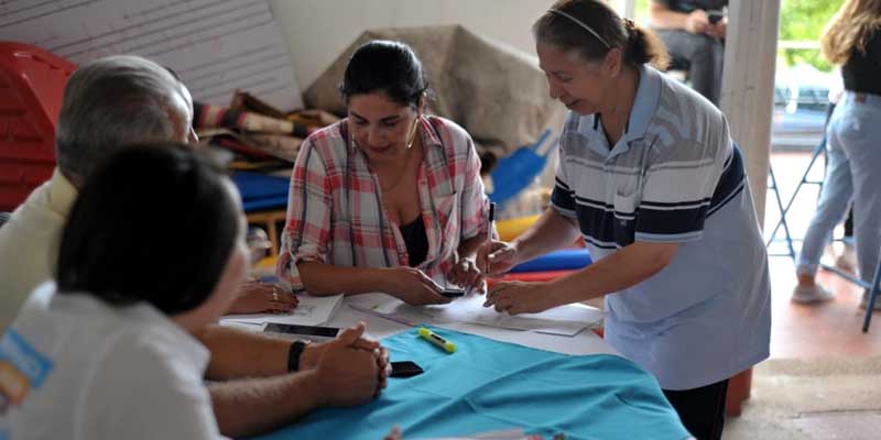 Entrega de ayudas humanitarias a damnificados por vendaval en La Palma y El Peñón