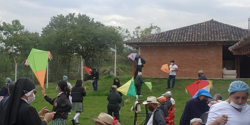 Festival de cometas en celebración del mes del adulto mayor










