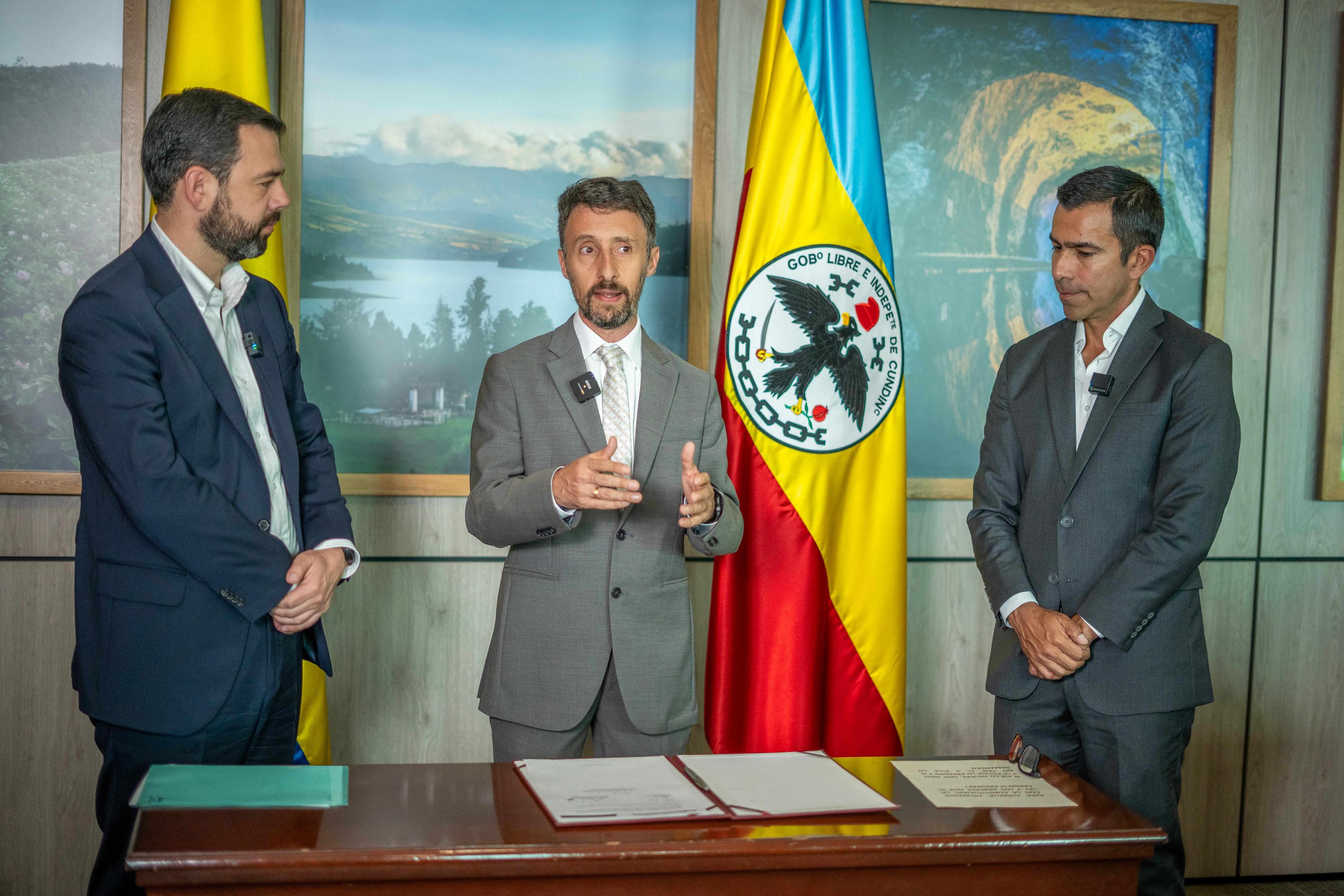 Luis Felipe Lota, nuevo Director de la Región Metropolitana Bogotá - Cundinamarca



