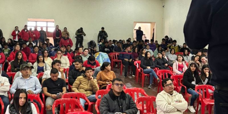 Gobernador Jorge Rey triplica inscripciones a becas universitarias y eleva inversión a $12.000 millones