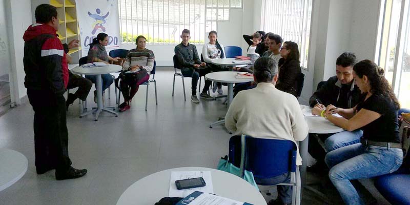 Trescientos cundinamarqueses cursan diplomado sobre empresarismo













































