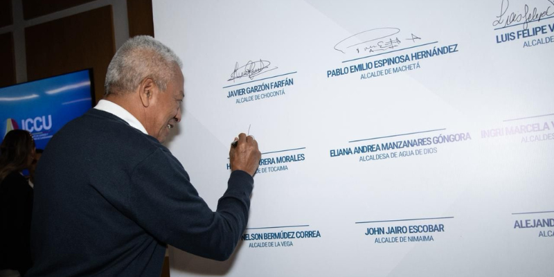 Gobernador Jorge Rey destina más de $383.000 millones para la infraestructura vial y vertical de 102 municipios de Cundinamarca

