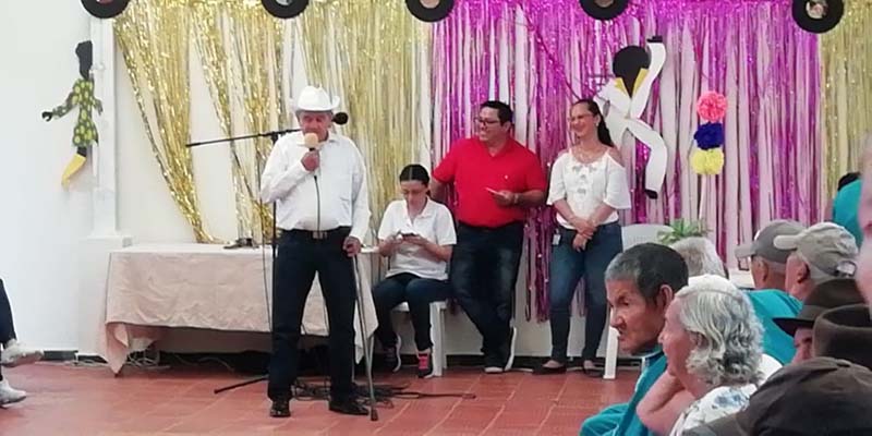 Más de 100 adultos mayores mostraron sus talentos artísticos en Fusagasugá 


































