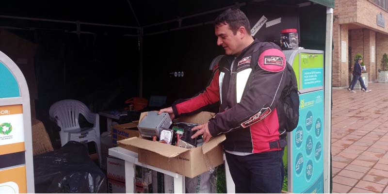 Exitosa jornada de recolección de residuos eléctricos y electrónicos
























































