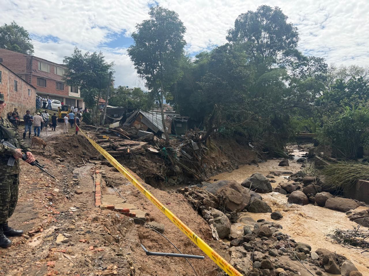 Más de 50 rescatistas participan en operativos de búsqueda de las tres personas desaparecidas tras crecientes súbitas en Silvania