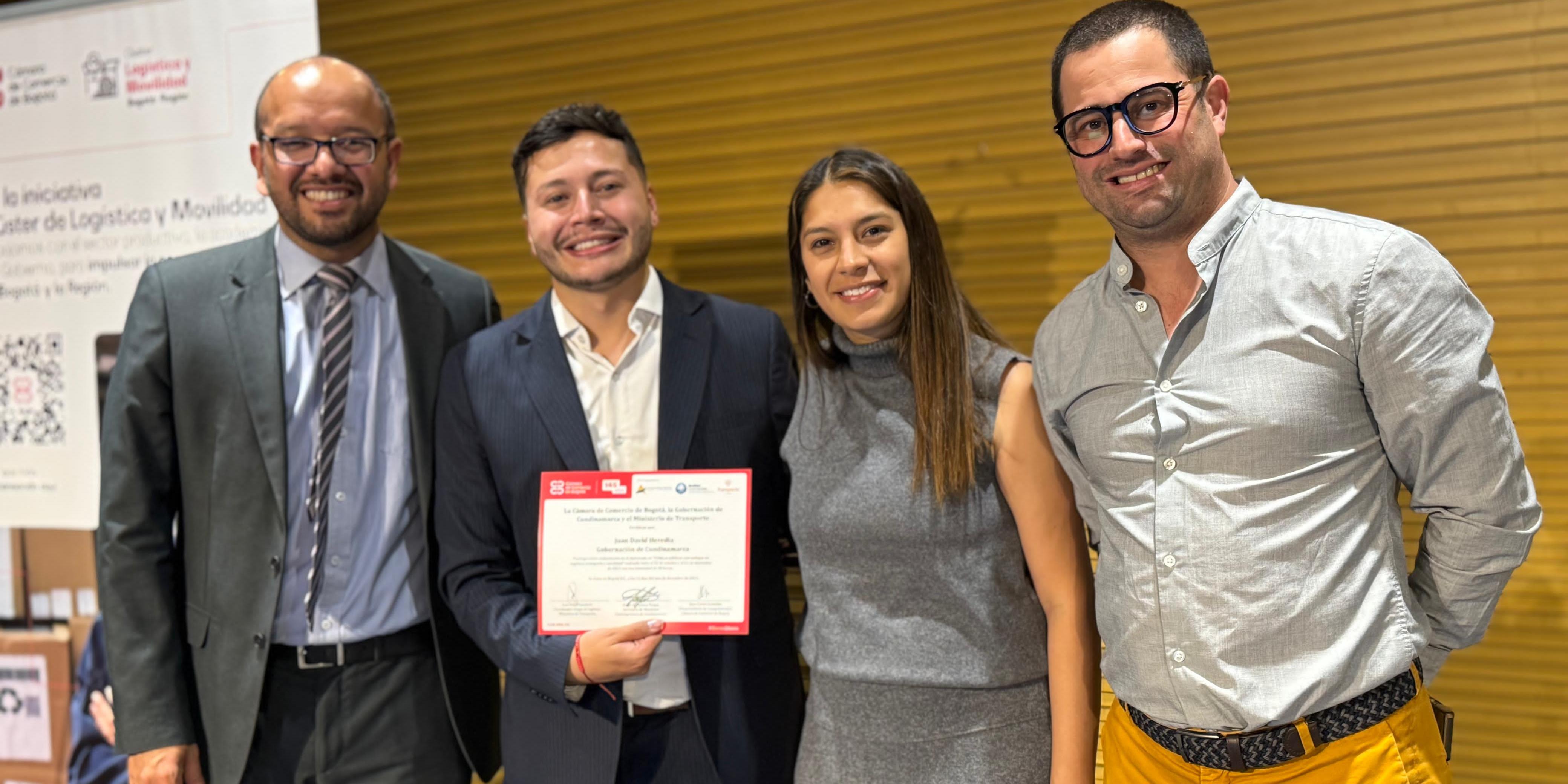400 líderes se graduaron del diplomado en Políticas Públicas con enfoque en Logística y Movilidad 

