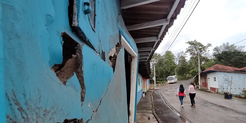 Nuevas ayudas humanitarias para familias afectadas por temporada invernal en Quipile