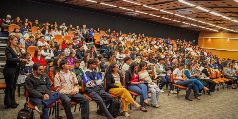 “Cuestionen si de verdad estamos enseñando valores”: llamado del Gobernador de Cundinamarca a los personeros estudiantiles