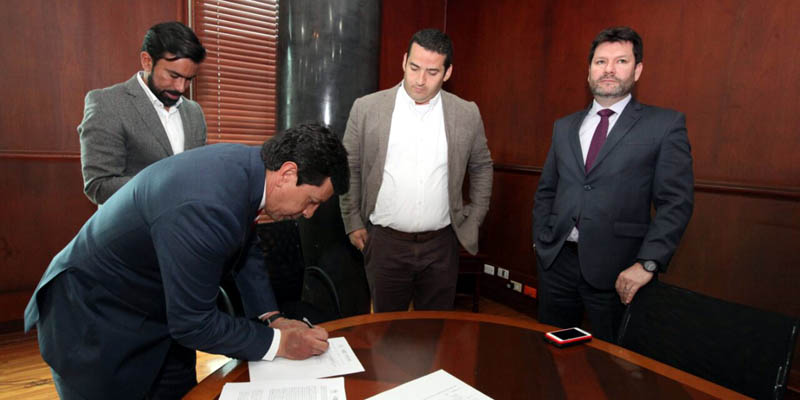 Cerca de $1.200 millones para gasificación de Ricaurte






































































