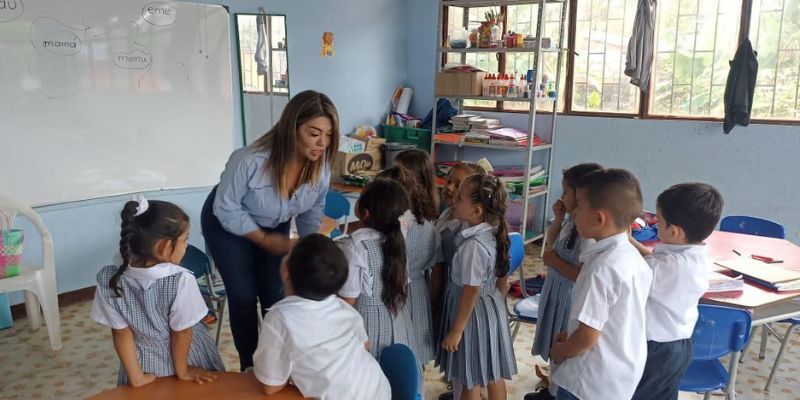 Secretaría de Educación fortalece diálogo con docentes afectados por sismo en Medina y Paratebueno 