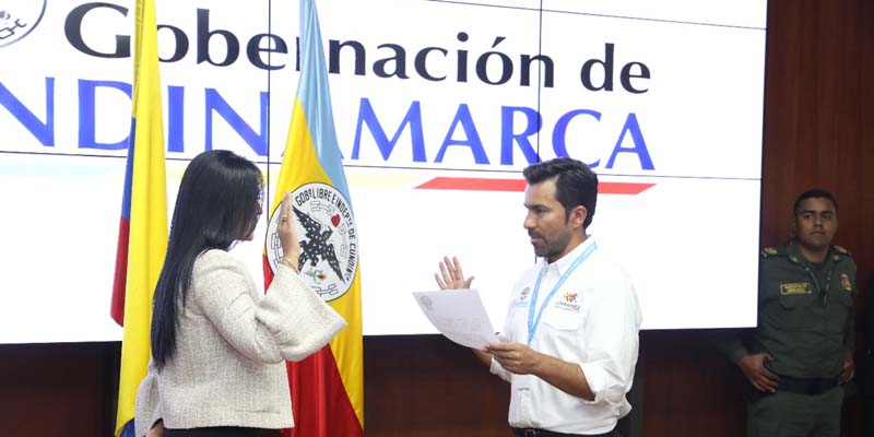 Cundinamarquesa, trabajadora y comprometida, así es la nueva secretaria departamental de Educación




















