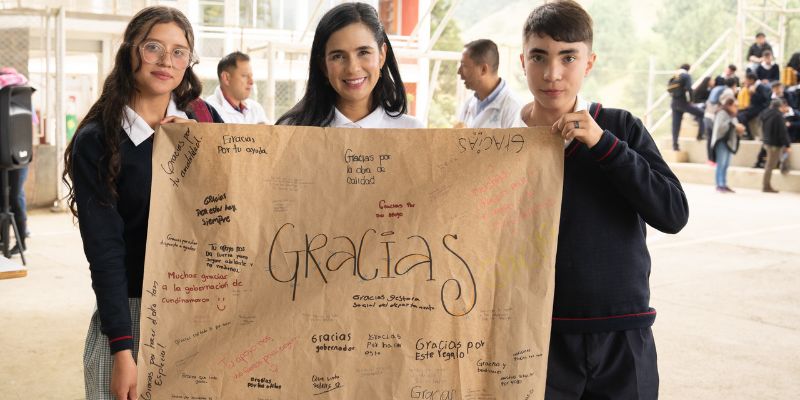 El municipio de Bojacá se benefició con la entrega de 120 kits escolares 